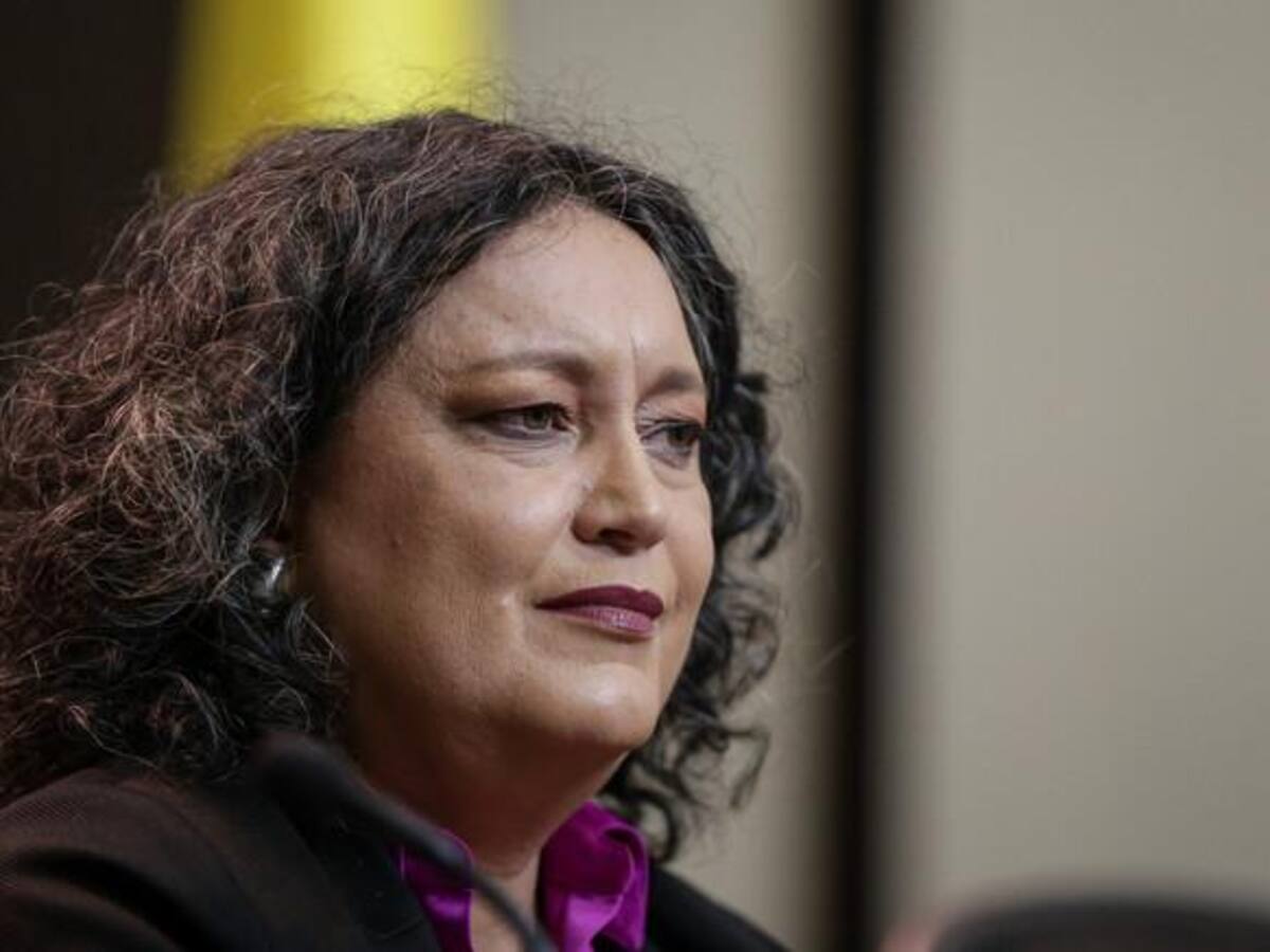 “Es derroche por aquí y por allá”: Angélica Lozano resalta que están dilatando la Reforma Tributaria