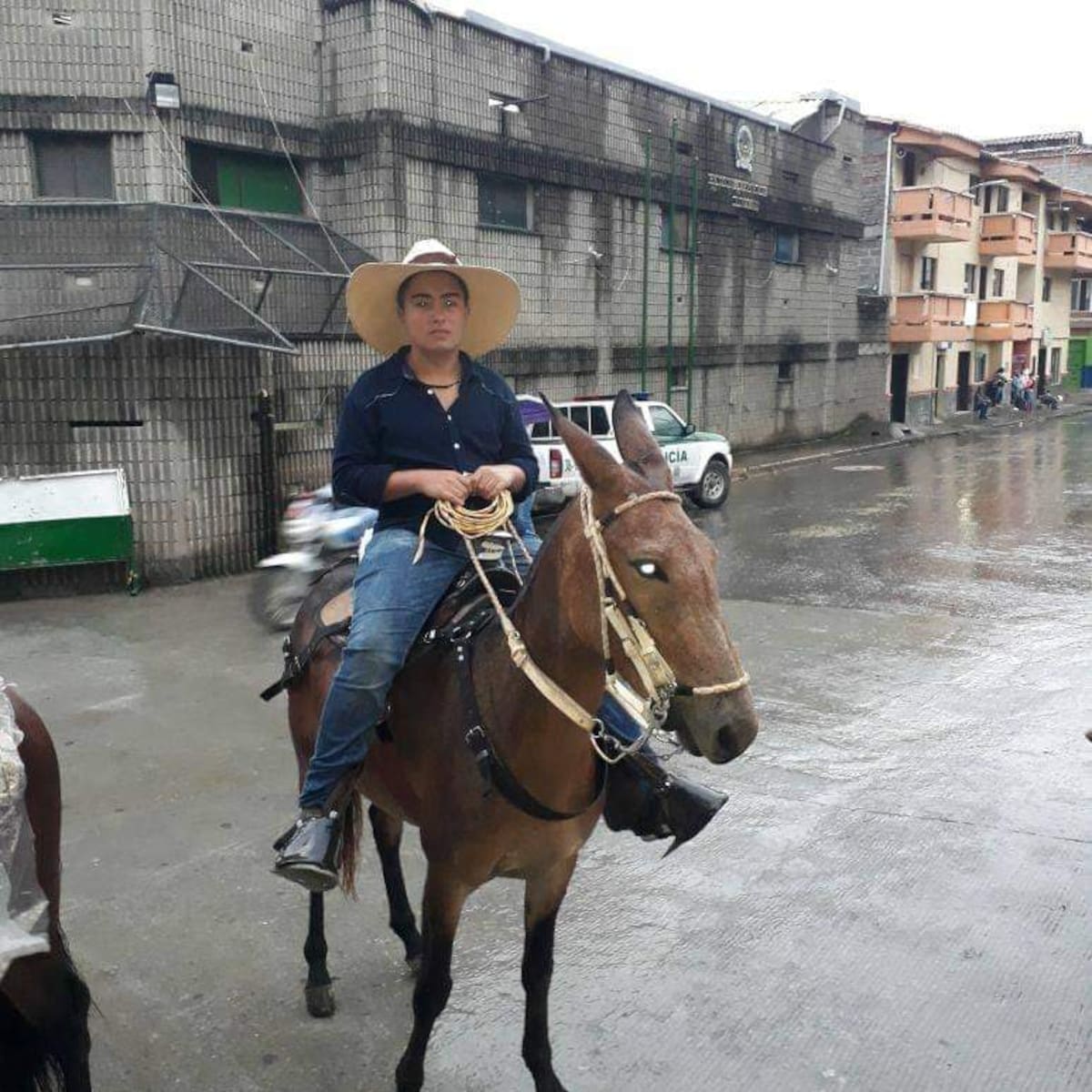 Un grupo armado secuestró a un joven en Ituango, al parecer, le habrían quemado la moto