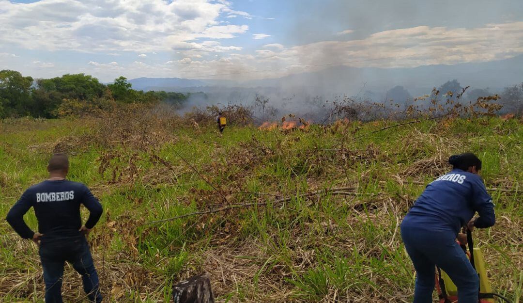 Incendio forestal en zona rural de Campoalegre, Huila