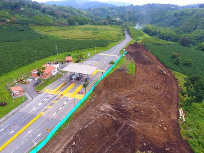 Peaje de Tarapacá en la autopista del Café