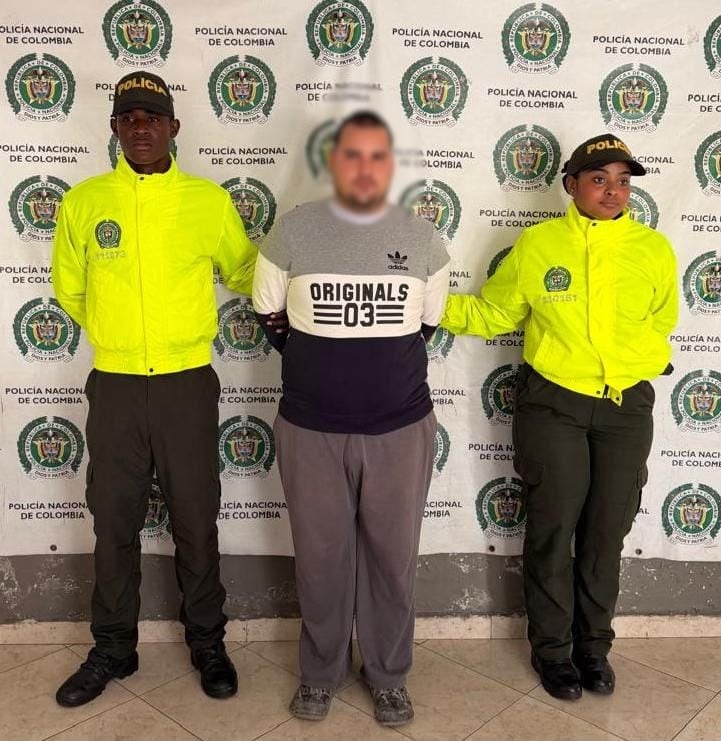 Practicante de psicología capturado por abuso sexual a un menor de edad en Amagá. Foto: Policía Meval.