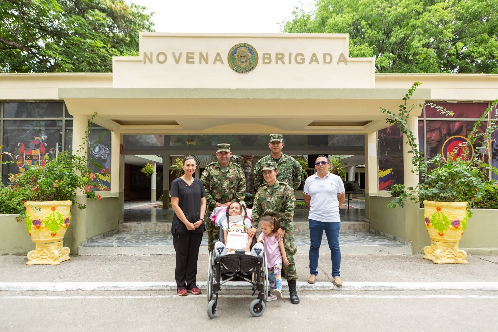 Lo hizo en compañía de sus seres queridos, viajó en avión hasta Santa Marta; para disfrutar de las olas, la brisa y los atardeceres, hospedándose en el Club Recreacional San Fernando.