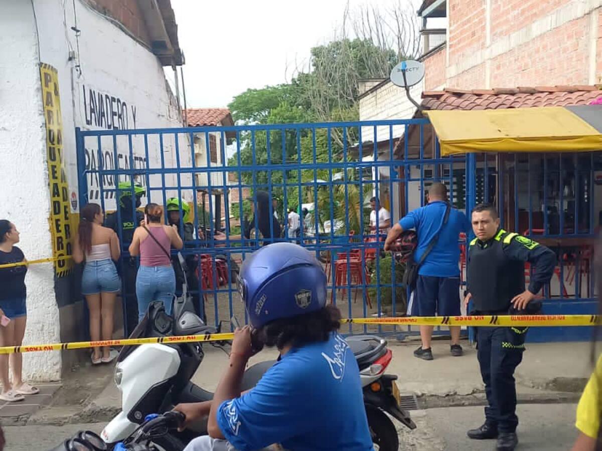 Dos personas fueron asesinadas dentro de un parqueadero de Santa Fe de Antioquia