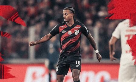 Combinación colombiana para el primer gol de Kerwin Vargas con Athletico Paranaense // Tomado de 'X' @AthleticoPR