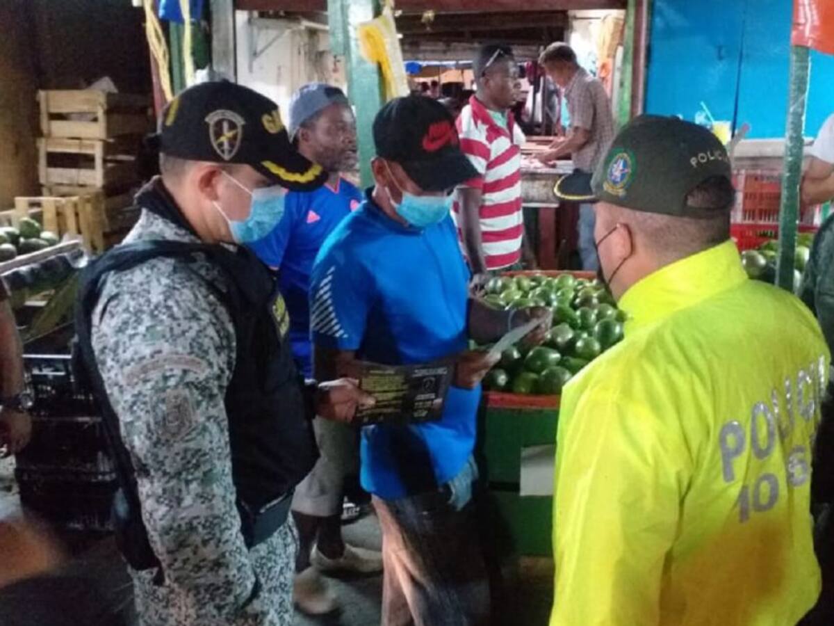 Gaula se tomó Bazurto para prevenir casos de extorsión a comerciantes