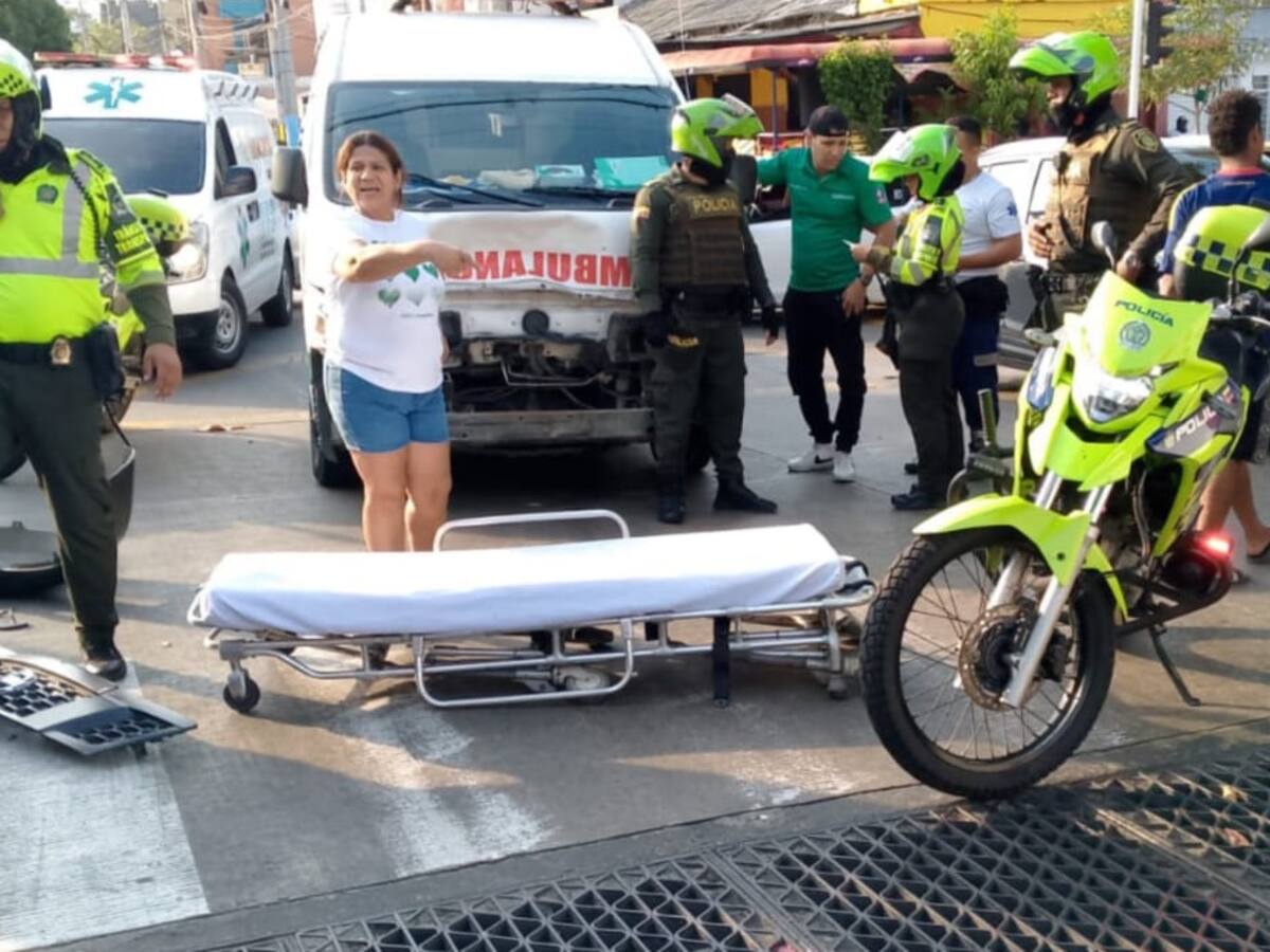 Accidente de tránsito en Barranquilla: dos personas muertas tras ser arrolladas por una ambulancia