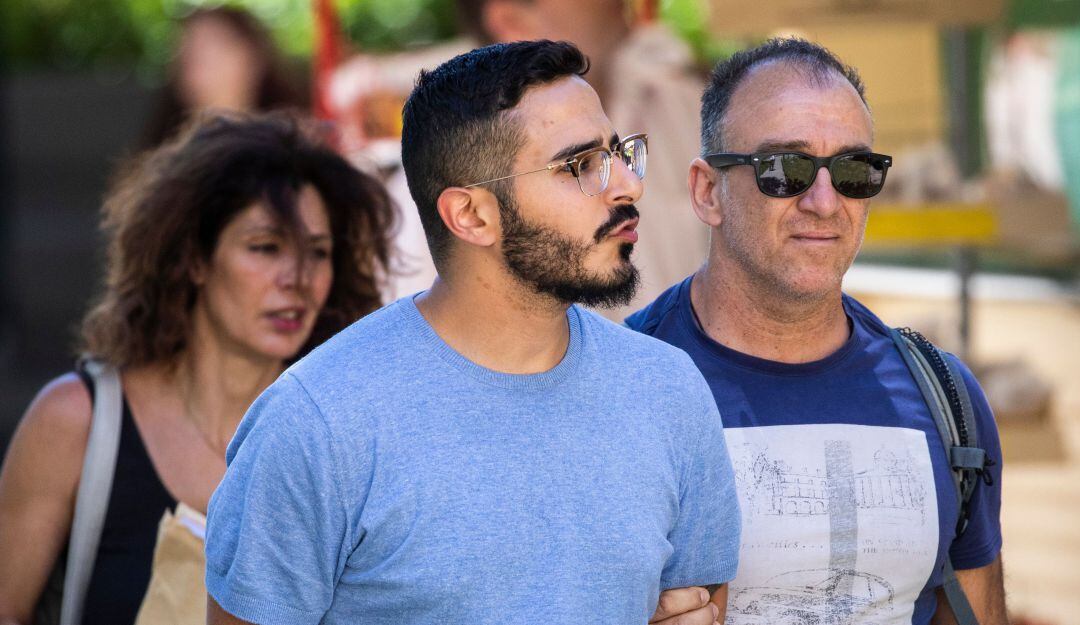 Estafador del documental "Tinder Swindler", Simon Leviev, bloqueado del app