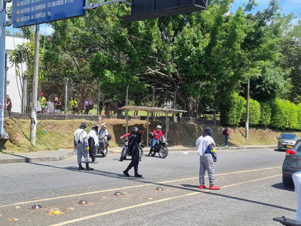 Estudiantes de la UTP se tomaron el edificio administrativo y hubo actos vandálicos