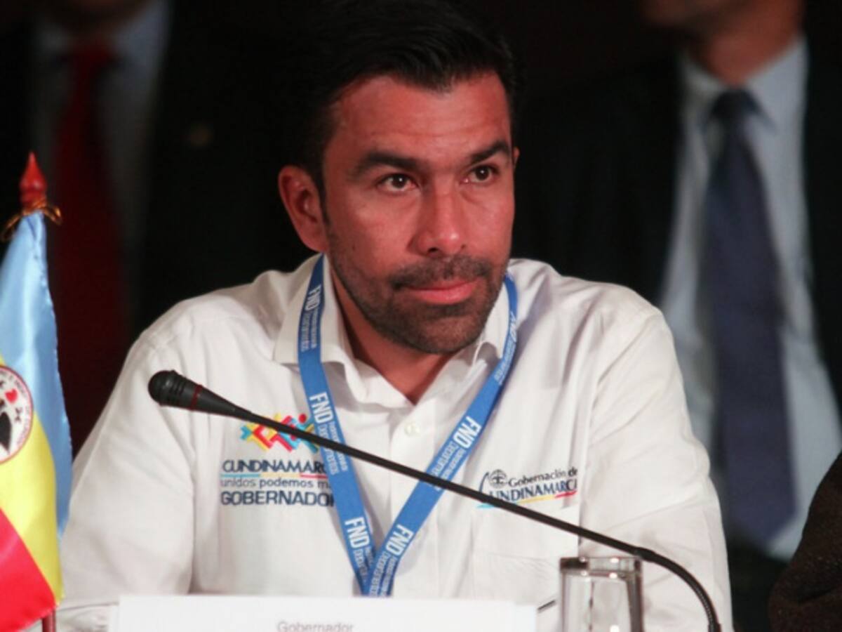 Un argumento extremo el que utilizó Peñalosa sobre el tren de cercanías: gobernador Rey