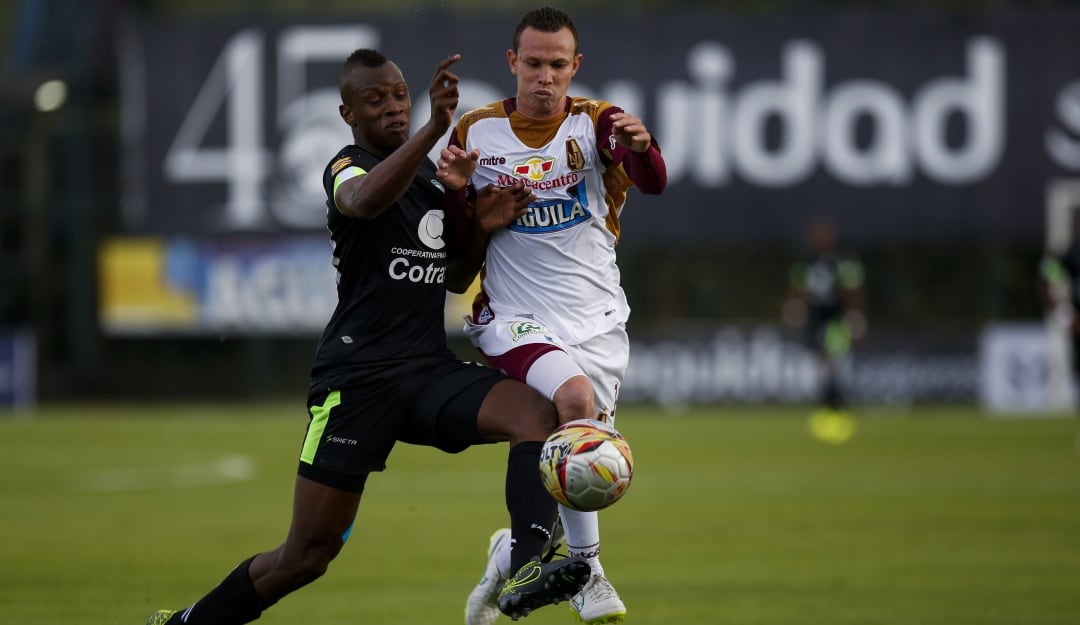 Yonathan Murillo (Izquierda) 