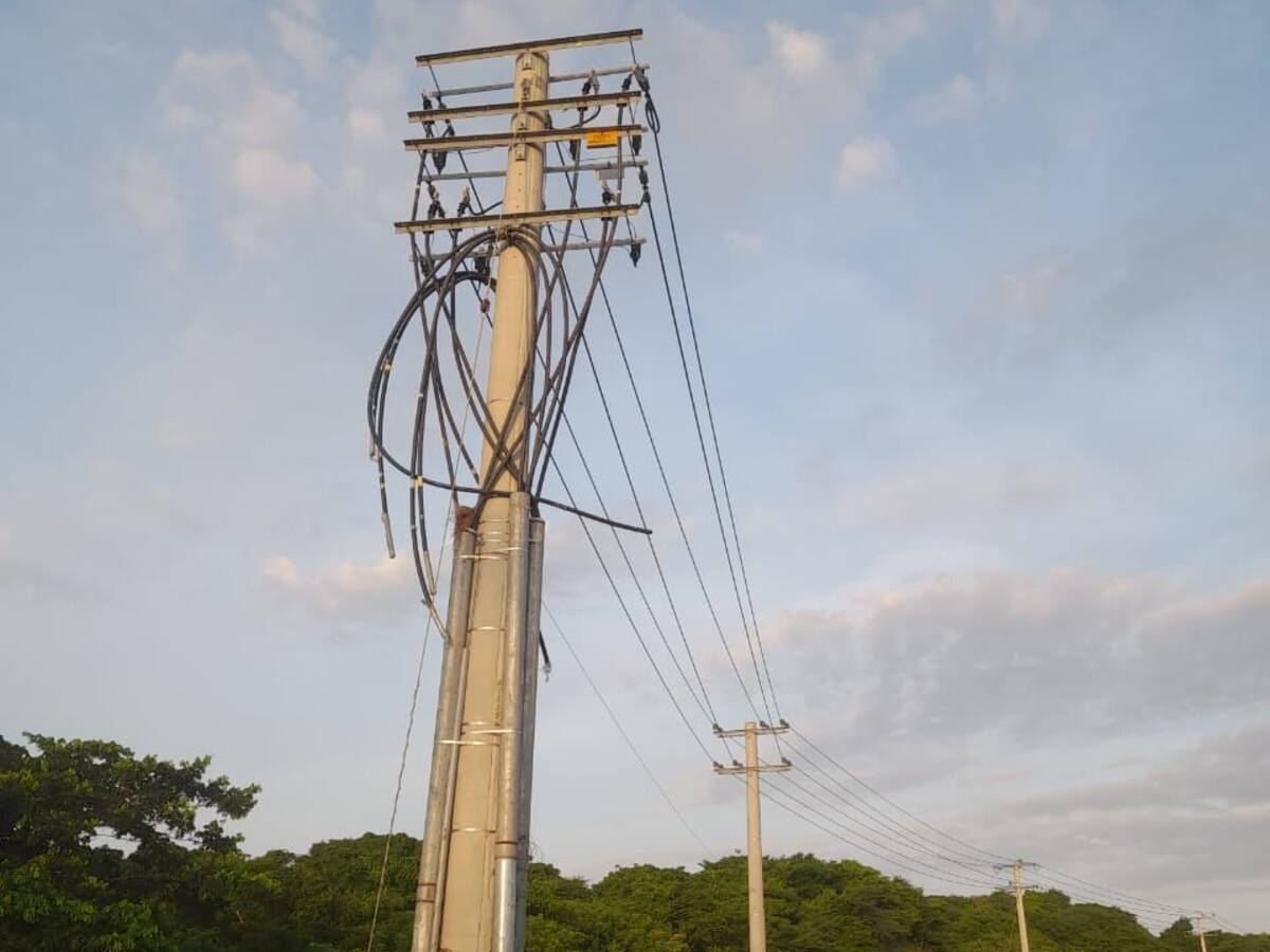 Vándalos están atacando infraestructura eléctrica en Manzanillo