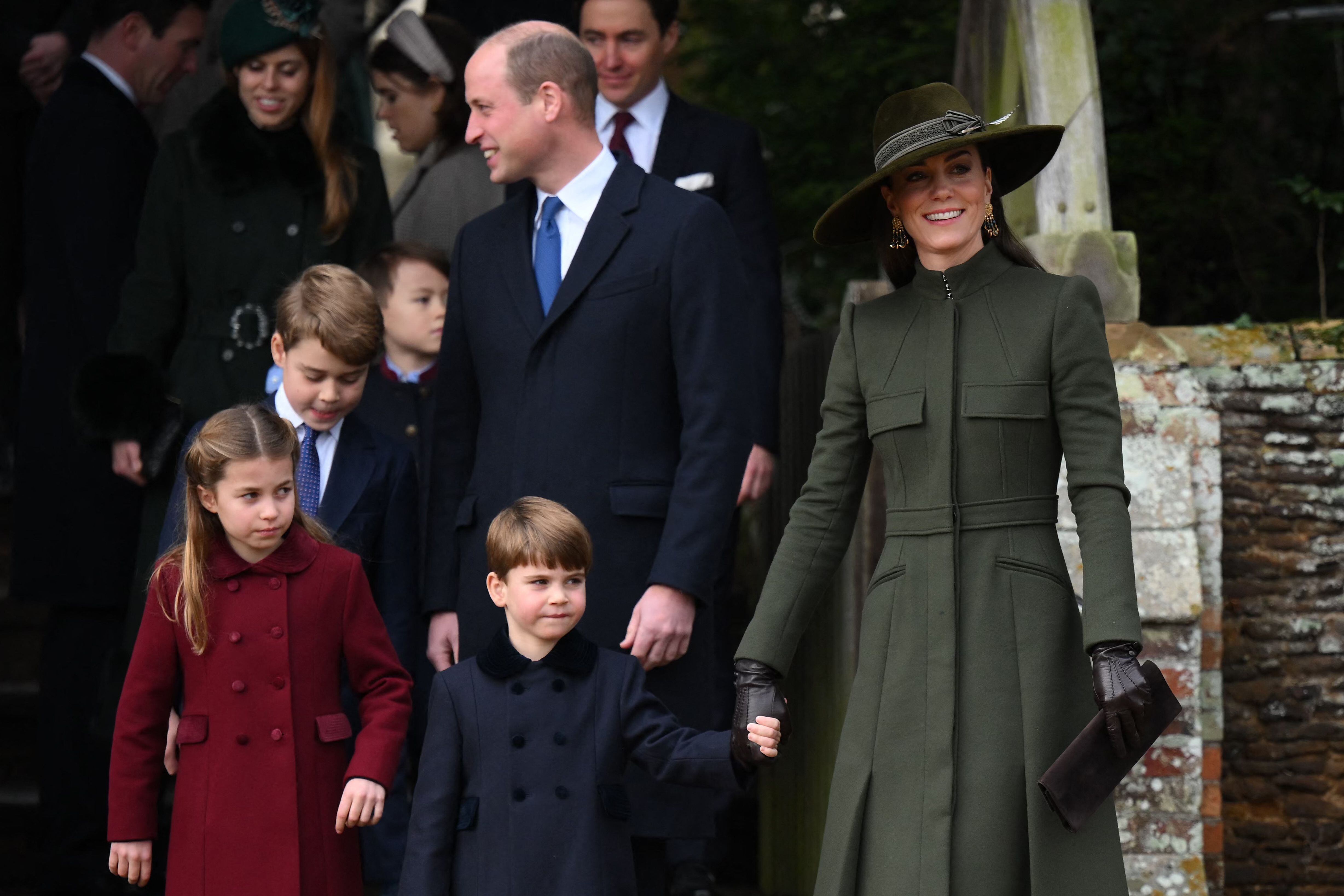 Catalina, Princesa de Gales y el Príncipe Guillermo, Príncipe de Gales con el Príncipe Luis de Gales, el Príncipe Jorge de Gales y la Princesa Charlotte de Gales. (Photo by DANIEL LEAL/AFP via Getty Images)