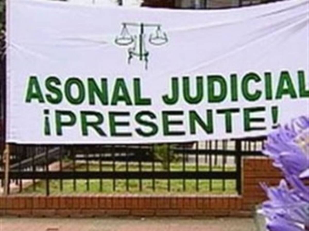 Congreso apoya acuerdo entre Gobierno y Asonal