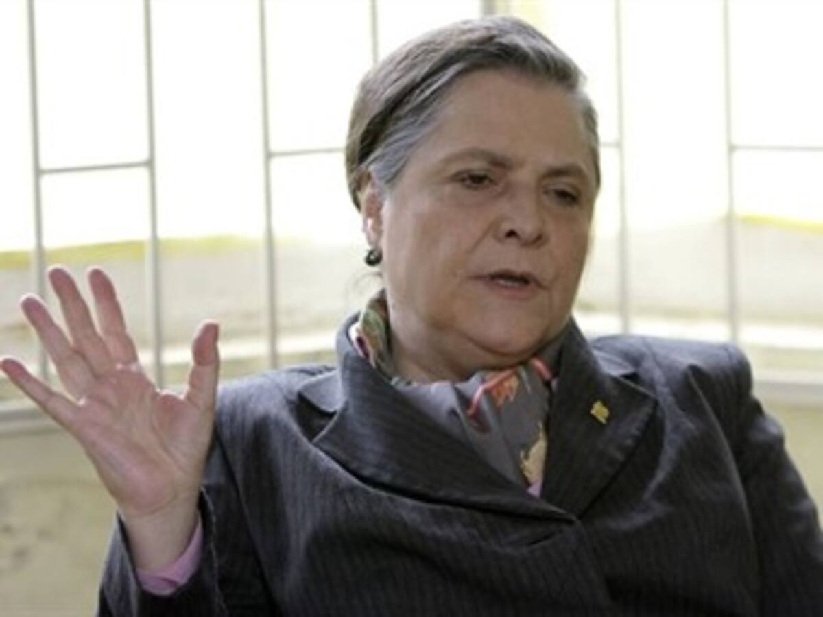 Clara López no se pronunciará por llamado a interrogatorio a Carlos Romero