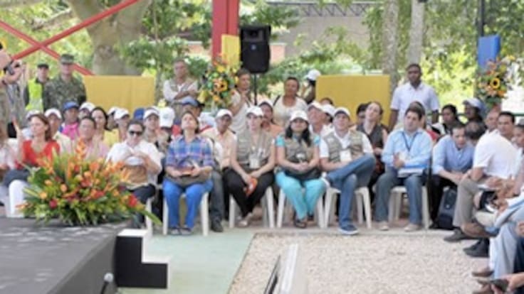 "La paz se hace entre los que están peleando, entre enemigos": Santos