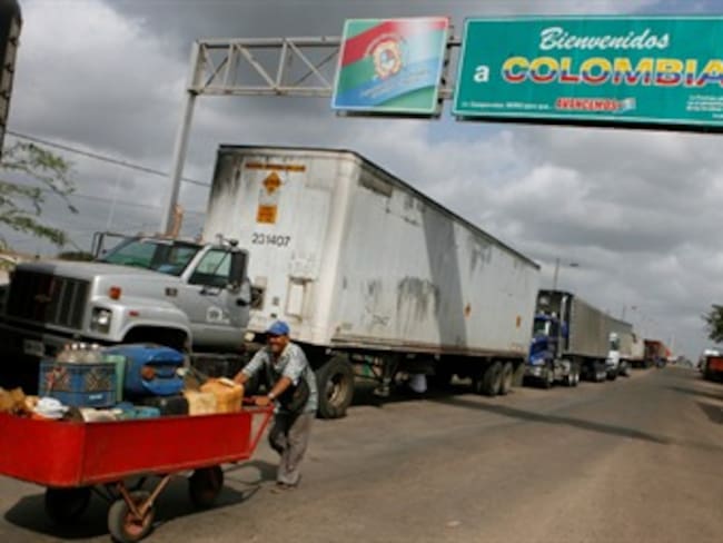 Transporte de carga está en cuidados intensivos en la frontera, según Colfecar