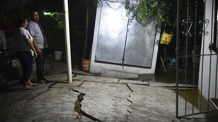 "Un solidario saludo al pueblo mexicano tras el terremoto que sufrieron anoche. Presidente Peña Nieto @EPN, cuente con nosotros", dijo Santos en Twitter. Foto: Agencia EFE