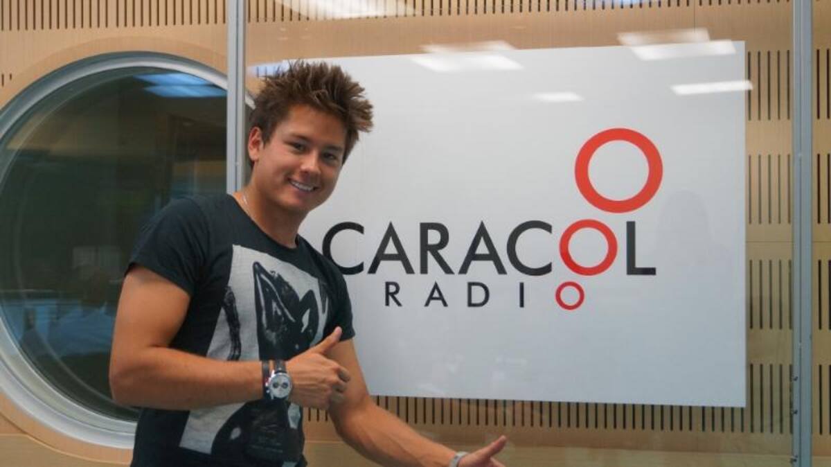 Sebastián nos visitó. El piloto colombiano estuvo en Caracol Radio.