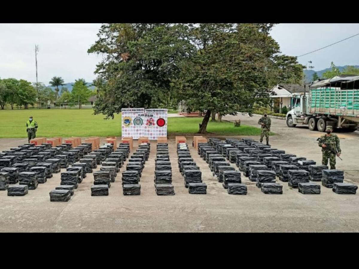 Incautan cigarrillos y madera de contrabando en el Huila