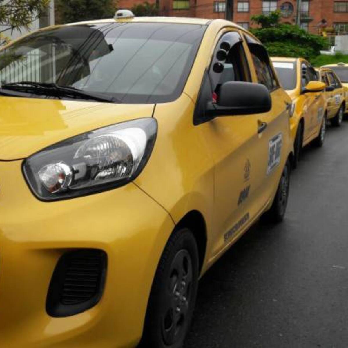 Taxistas en Armenia preocupados por informalidad y hurtos