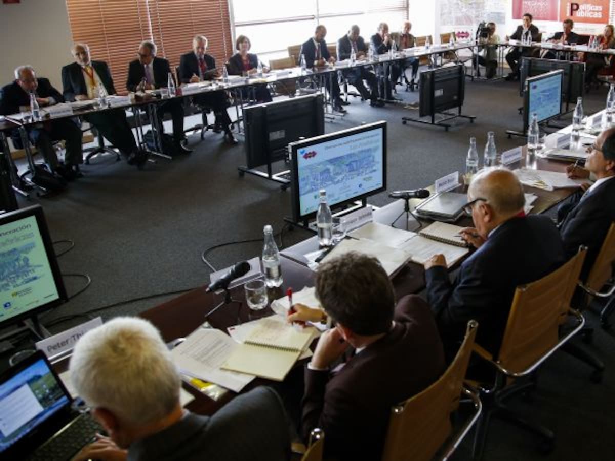 Expresidentes del Club de Madrid afirman que cierre de la frontera es violación a DD.HH.