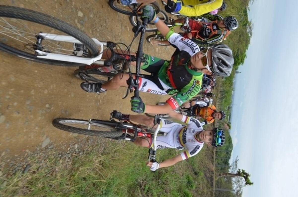 Ciclopaseo en el Valle contra el reclutamiento de menores.