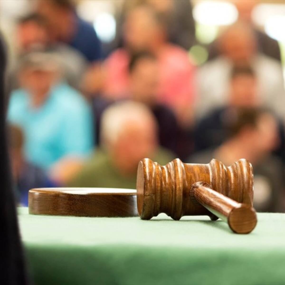 Tribunal ordena medidas contra excomandantes de las AUC por violencia sexual contra niñas