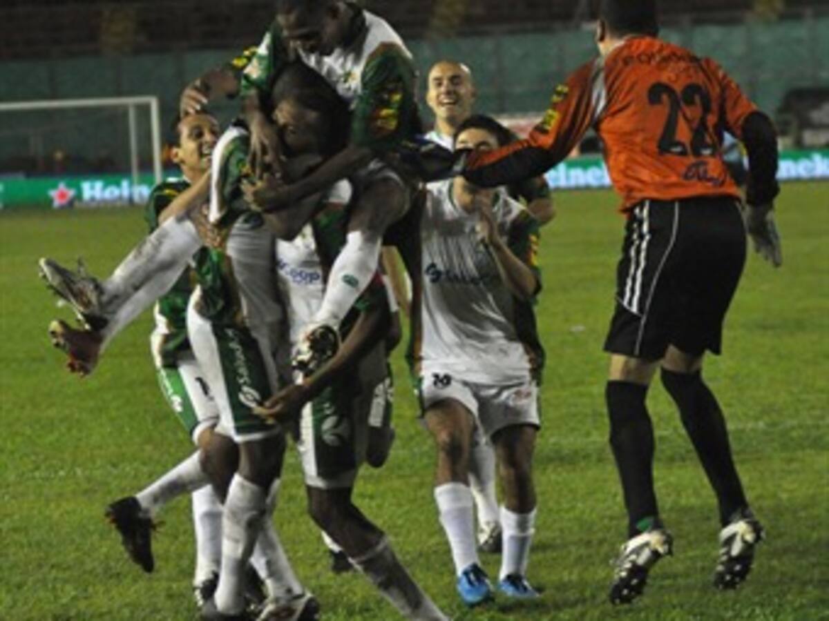 La Equidad y Júnior disputan en el Campín primer juego de la final del fútbol colombiano