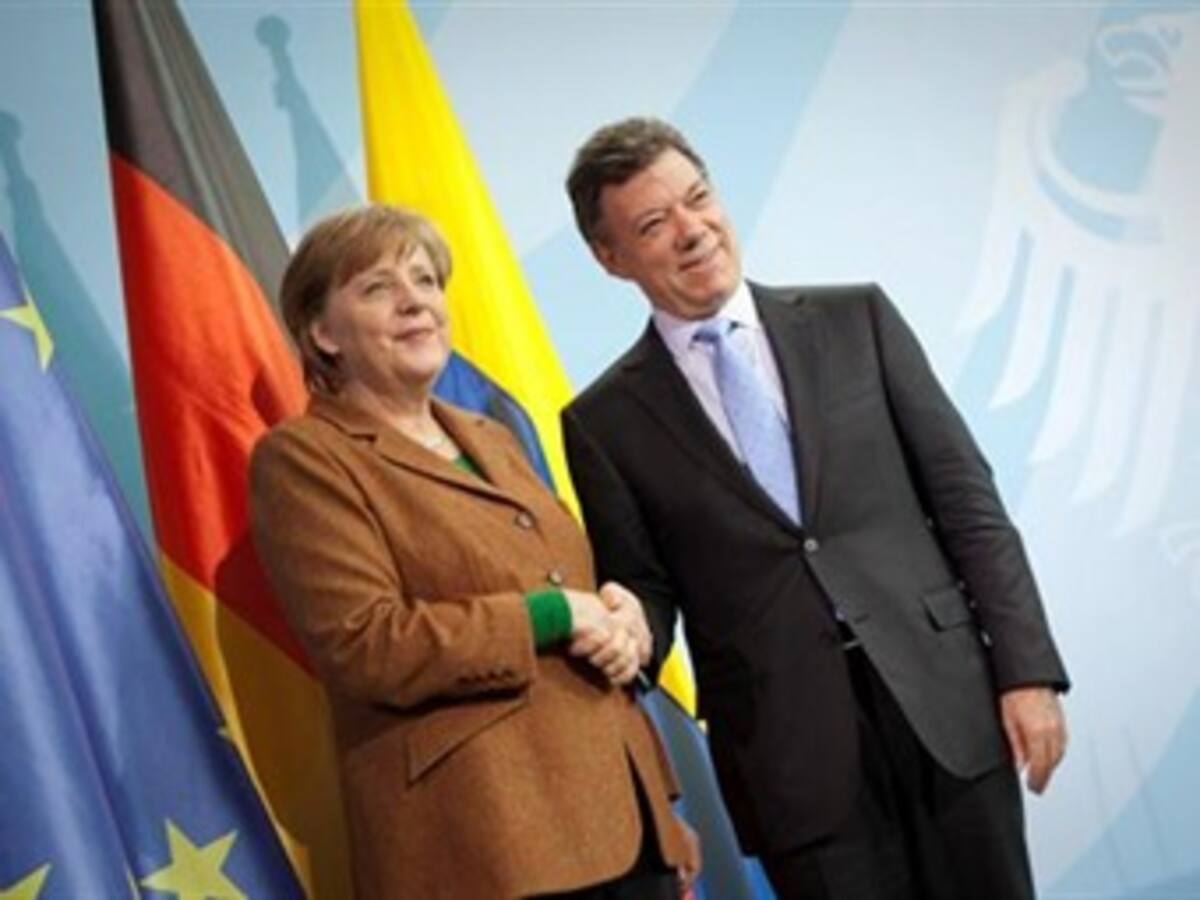 La Ley de Víctimas es un buen camino para consolidar la democracia en Colombia: Merkel