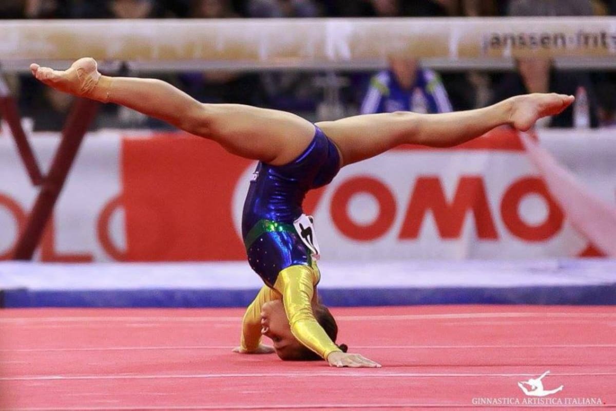 Flavia Saraiva vive desde hace ocho años en el gimnasio, teniendo que estar lejos de su familia, para lograr la perfección en sus rutinas.