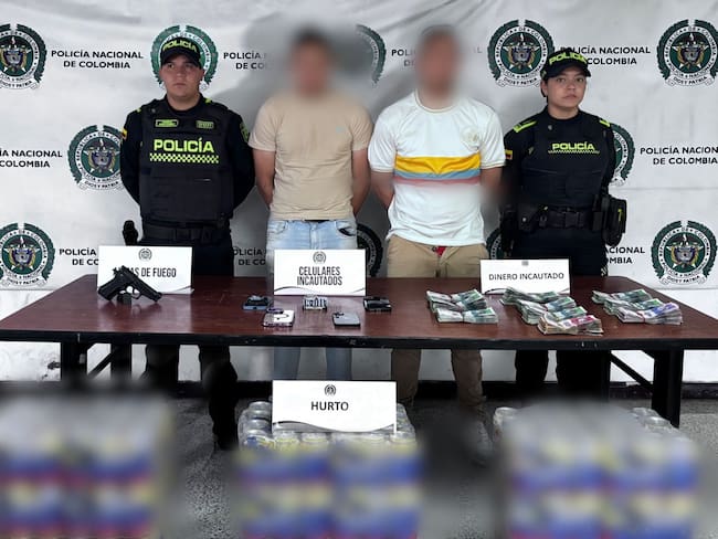 Policía de Bogotá frustra robo de camión con 28 mil cervezas: ladrones estaban armados. Foto: Mebog.