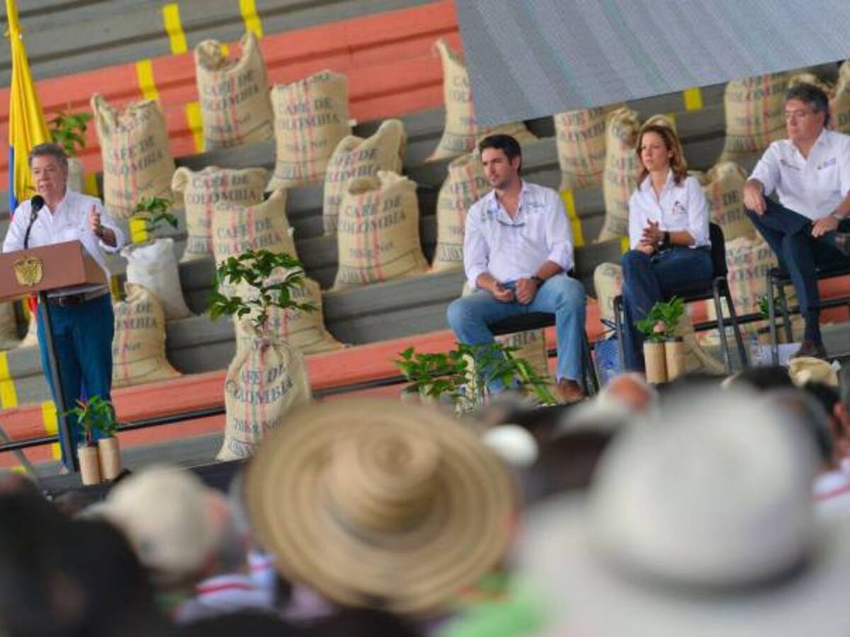 Santos pidió apoyo de gremio de cafeteros para plebiscito por la paz