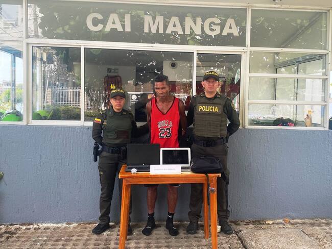 Capturados dos presuntos delincuentes tras hurtar en residencias en el barrio Manga