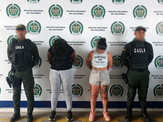 Presuntas integrantes de &#039;Los Pajaros&#039;, grupo dedicado a la extorsión en Risaralda y Tolima - Policía Metropolitana de Pereira.
