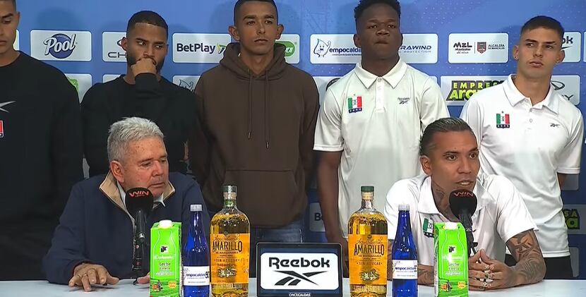 Jugadores del Once Caldas expresando su respaldo al técnico Hernán Darío Herrera / Dimayor.