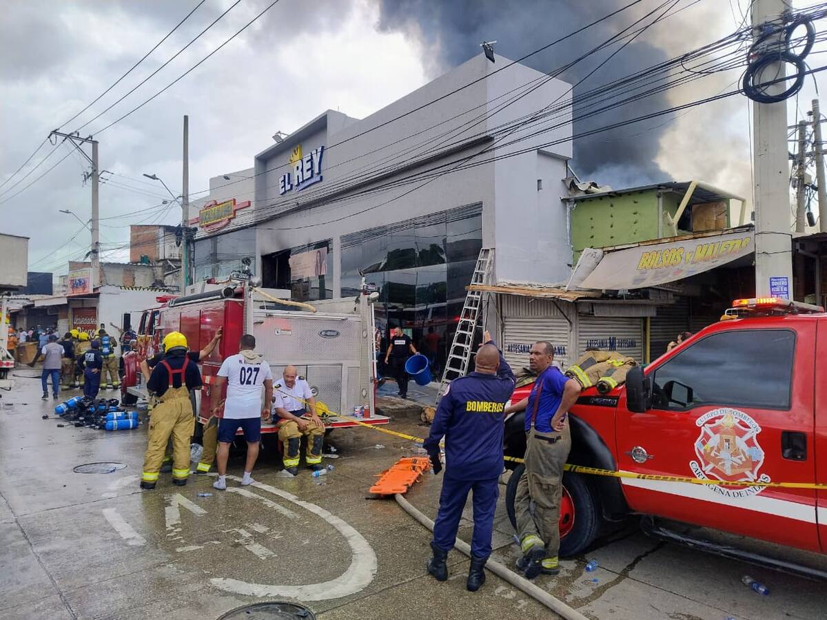 Materiales inflamables complicaron el incendio: Bomberos de Cartagena tras emergencia en Bazurto