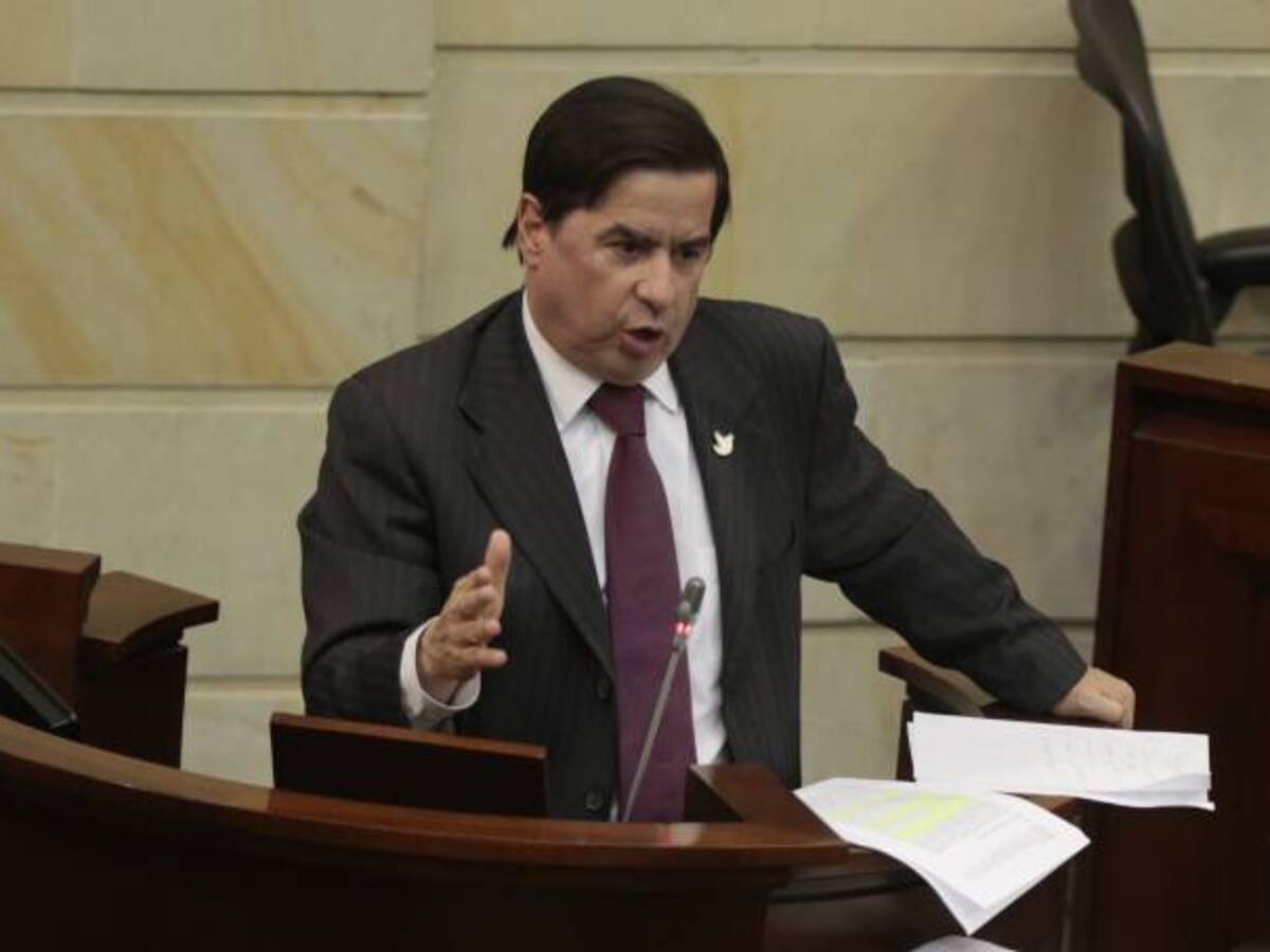 Corte Suprema archivó investigación al ministro Juan Fernando Cristo
