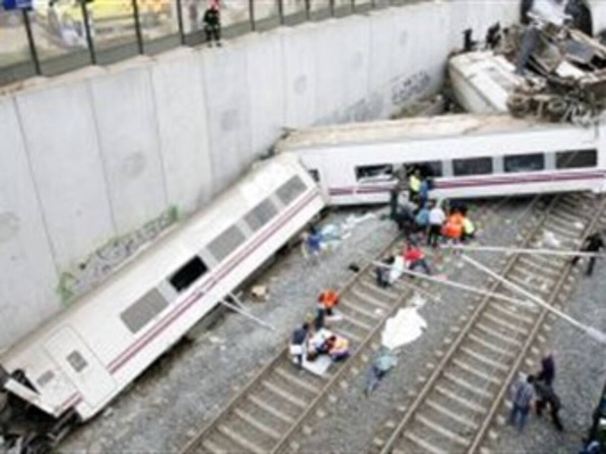 Emotivo homenaje recuerda a las víctimas del accidente de tren en España