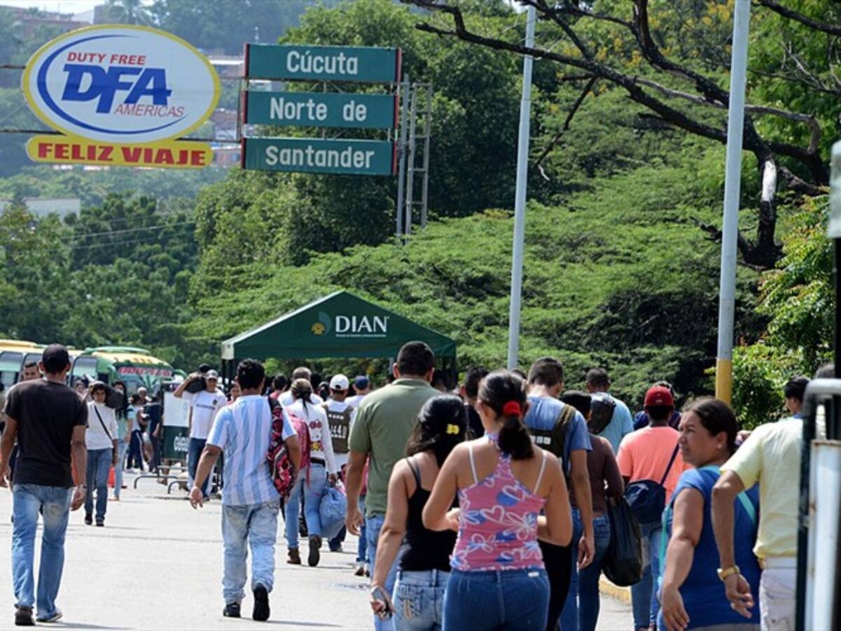 Gobierno crea permiso que les permite a los venezolanos trabajar legalmente
