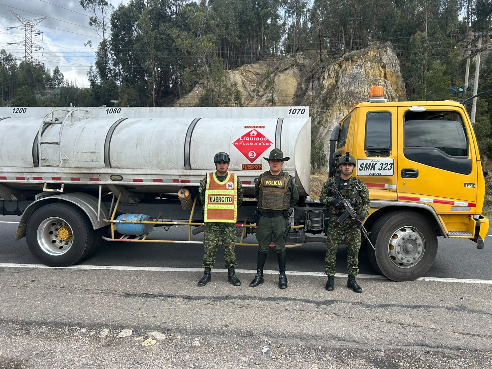 En operativos de control territorial en Paipa y Santa María, Boyacá, se logró la incautación de 9.050 galones de hidrocarburos / Foto: Prensa Primera Brigada del Ejército.