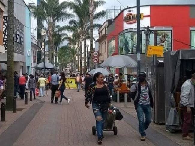 Disminuyeron significativamente las ventas en Manizales por el Día sin Carro y sin Moto. Crédito: Caracol Radio.