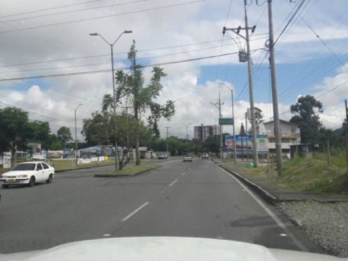 Están cebados los ladrones en la avenida centenario al norte de Armenia