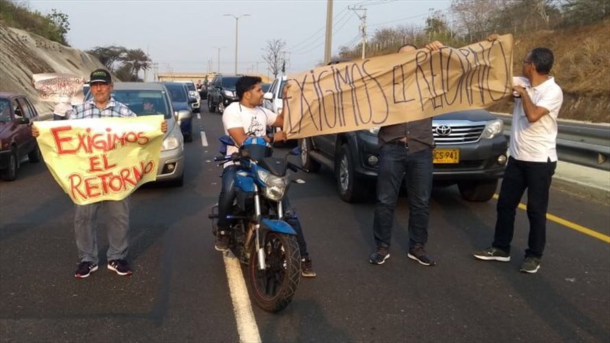 Se reactiva el paso en la vía al mar. Foto: Carlos Cadavid
