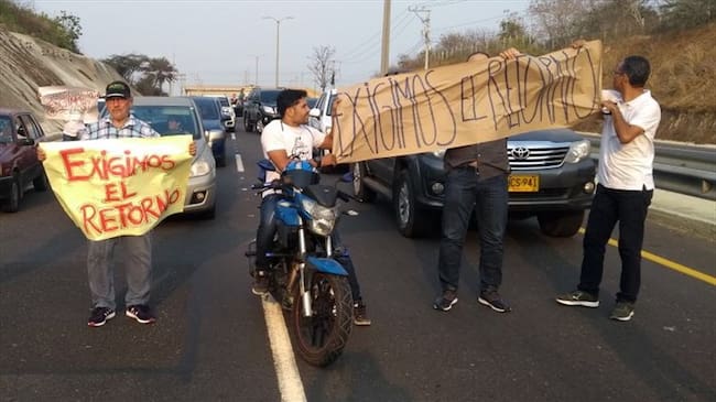 Se reactiva el paso en la vía al mar. Foto: Carlos Cadavid