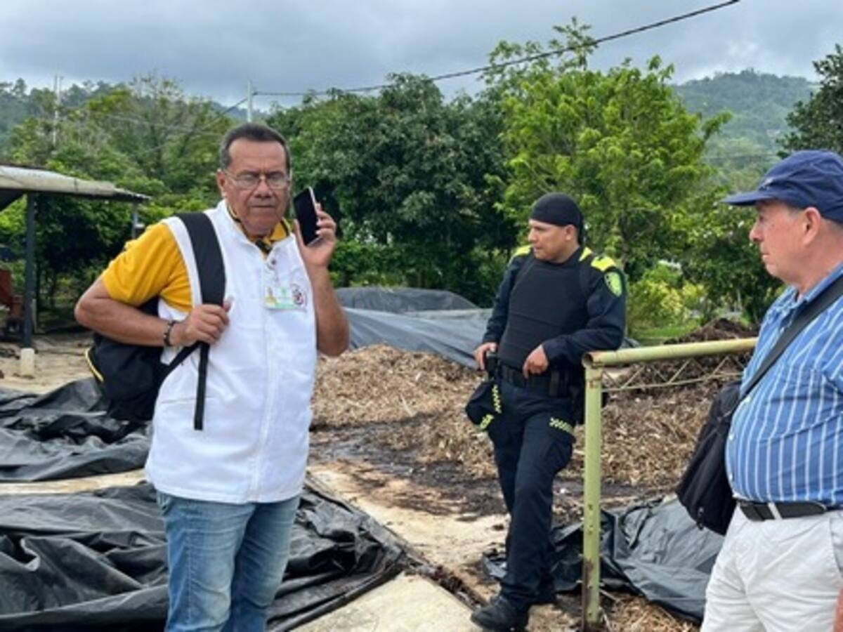 Multan a cementerio por tener criadero de zancudos de dengue
