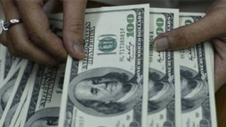 Gobierno seguirá comprando dólares para estabilizar tasa de cambio: Minhacienda