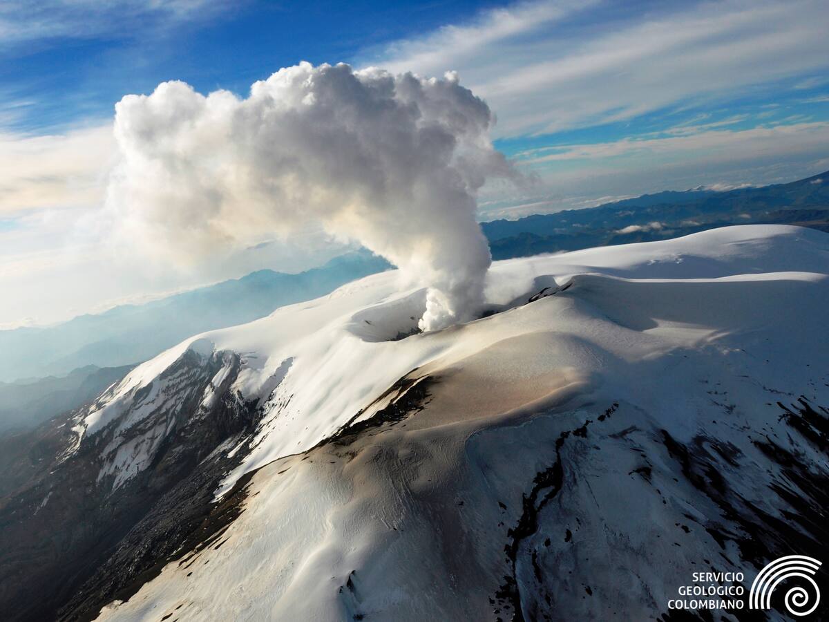Cambia a naranja la alerta para el Volcán de Nevado del Ruiz debido a su actividad sísmica