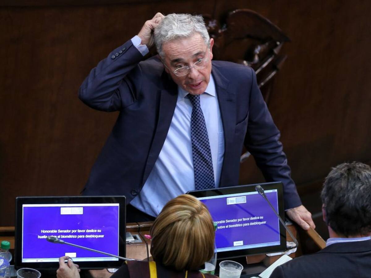 Uribe pregunta si nuevas 'chuzadas' son otro 'Andrómeda'