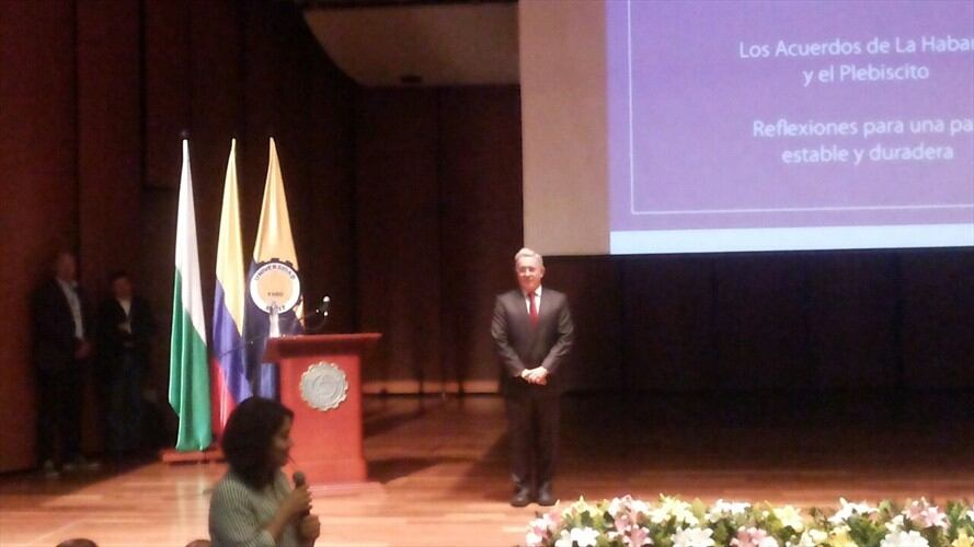 Álvaro Uribe Vélez, ex presidente de la República y senador del Centro Democrático. Foto: Evelyn Ortiz - W Radio