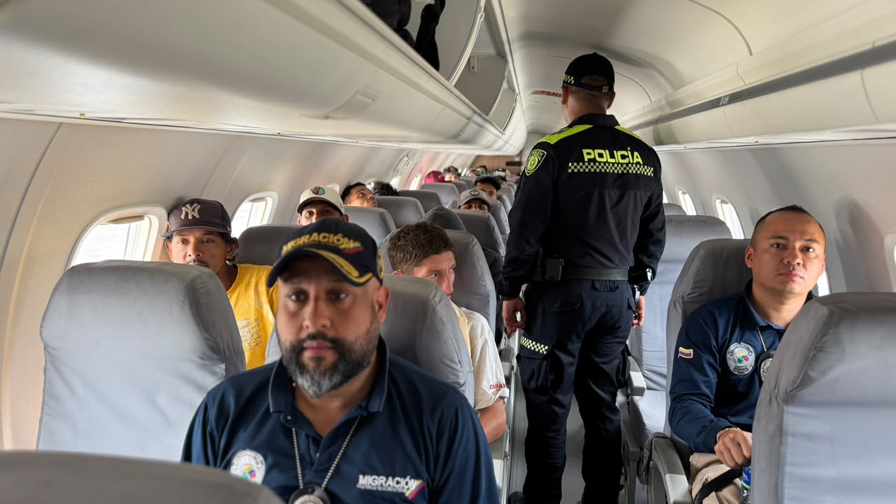 Expulsados de Colombia. Cortesía: Migración Colombia.